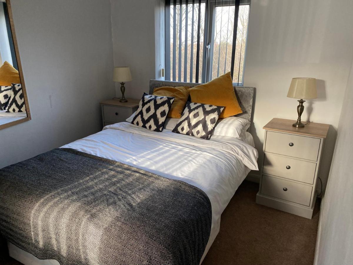 Cozy 4 Bedroom House In Smethwick With 4 Bathrooms Perfect For Contractors And Families Birmingham Luaran gambar