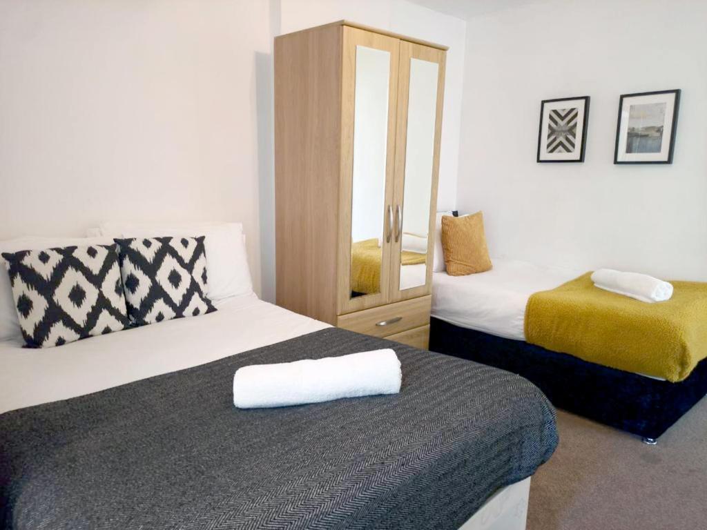 Cozy 4 Bedroom House In Smethwick With 4 Bathrooms Perfect For Contractors And Families Birmingham Luaran gambar