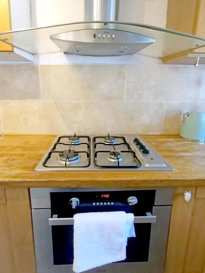 Cozy 4 Bedroom House In Smethwick With 4 Bathrooms Perfect For Contractors And Families Birmingham Luaran gambar