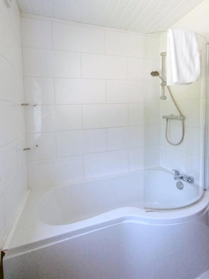 Cozy 4 Bedroom House In Smethwick With 4 Bathrooms Perfect For Contractors And Families Birmingham Luaran gambar