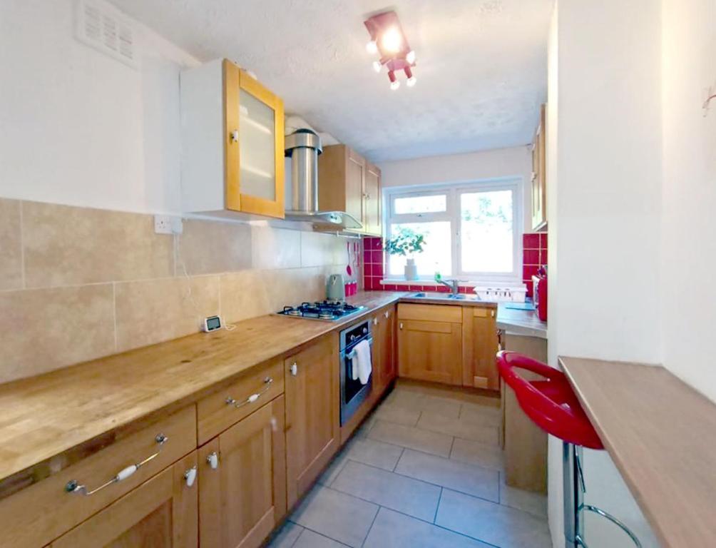 Cozy 4 Bedroom House In Smethwick With 4 Bathrooms Perfect For Contractors And Families Birmingham Luaran gambar